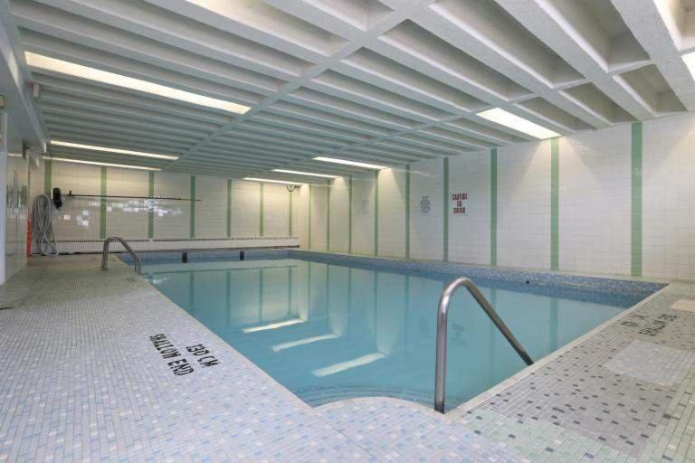 Stylish 1 Bedroom Apartment In Toronto Esterno foto